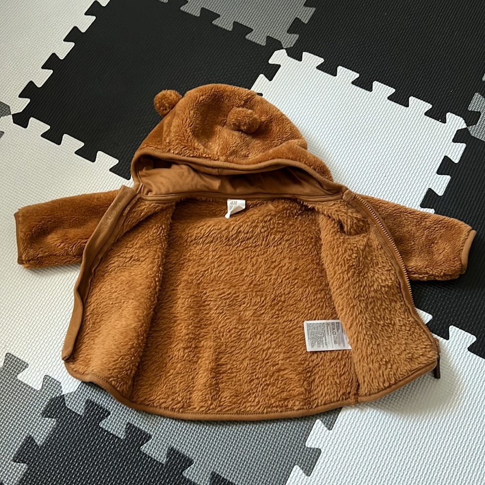 H&M Cozy Set - Picture 5 of 9